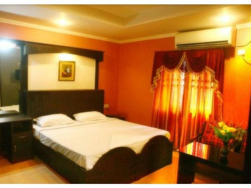 Hotel Priya Chengannur Værelse billede