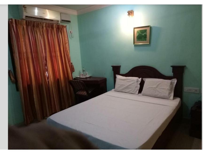 Hotel Priya Chengannur Eksteriør billede